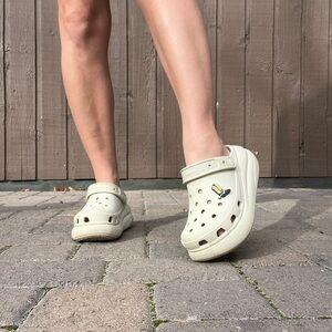 Crocs Platform Clogs Bone Cream | Classic Bae Clog w/ Jibbitz Charm - W6 - M4